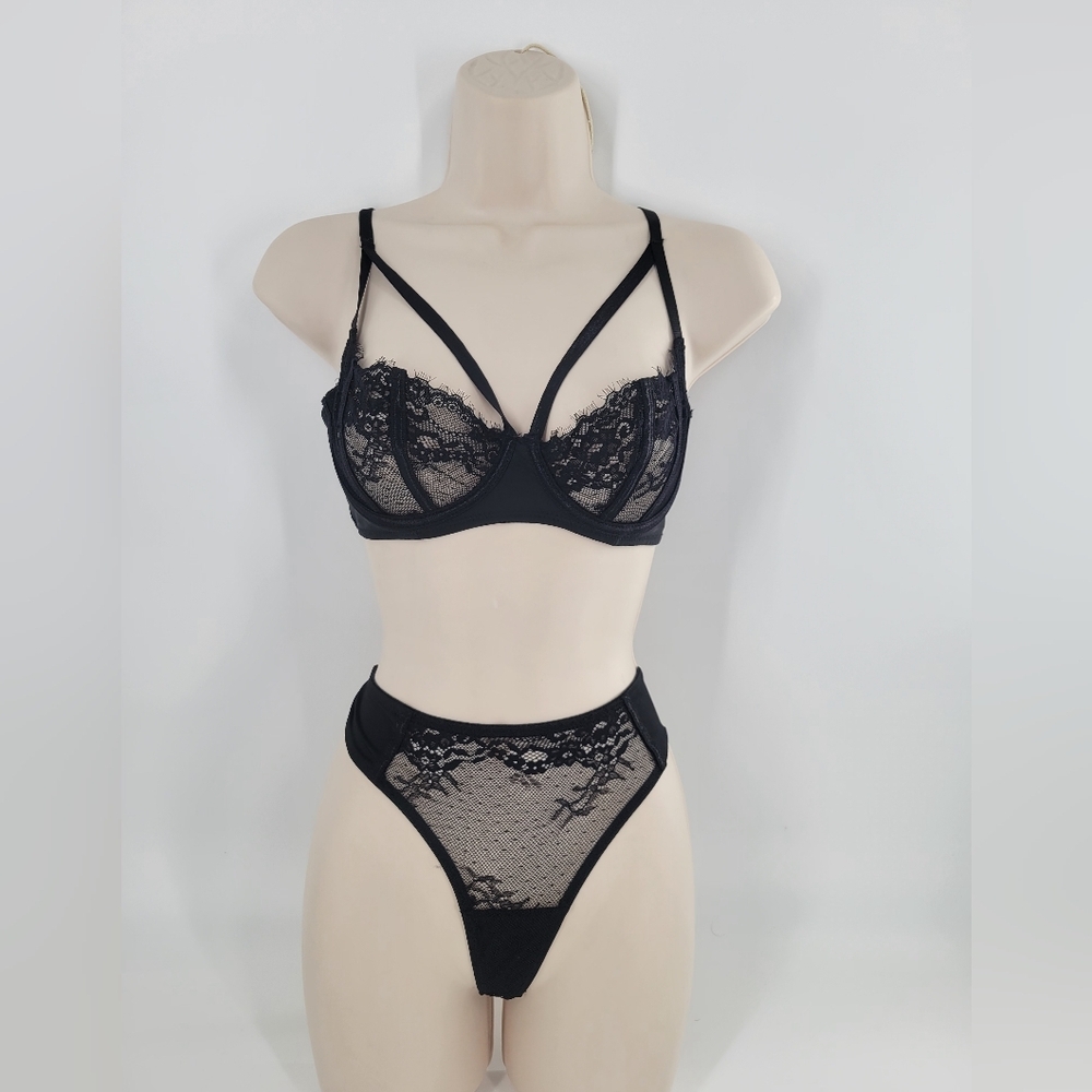 Black Lace Strappy Bra and Panty Set Lingerie Womens Sexy Boudoir Size XL